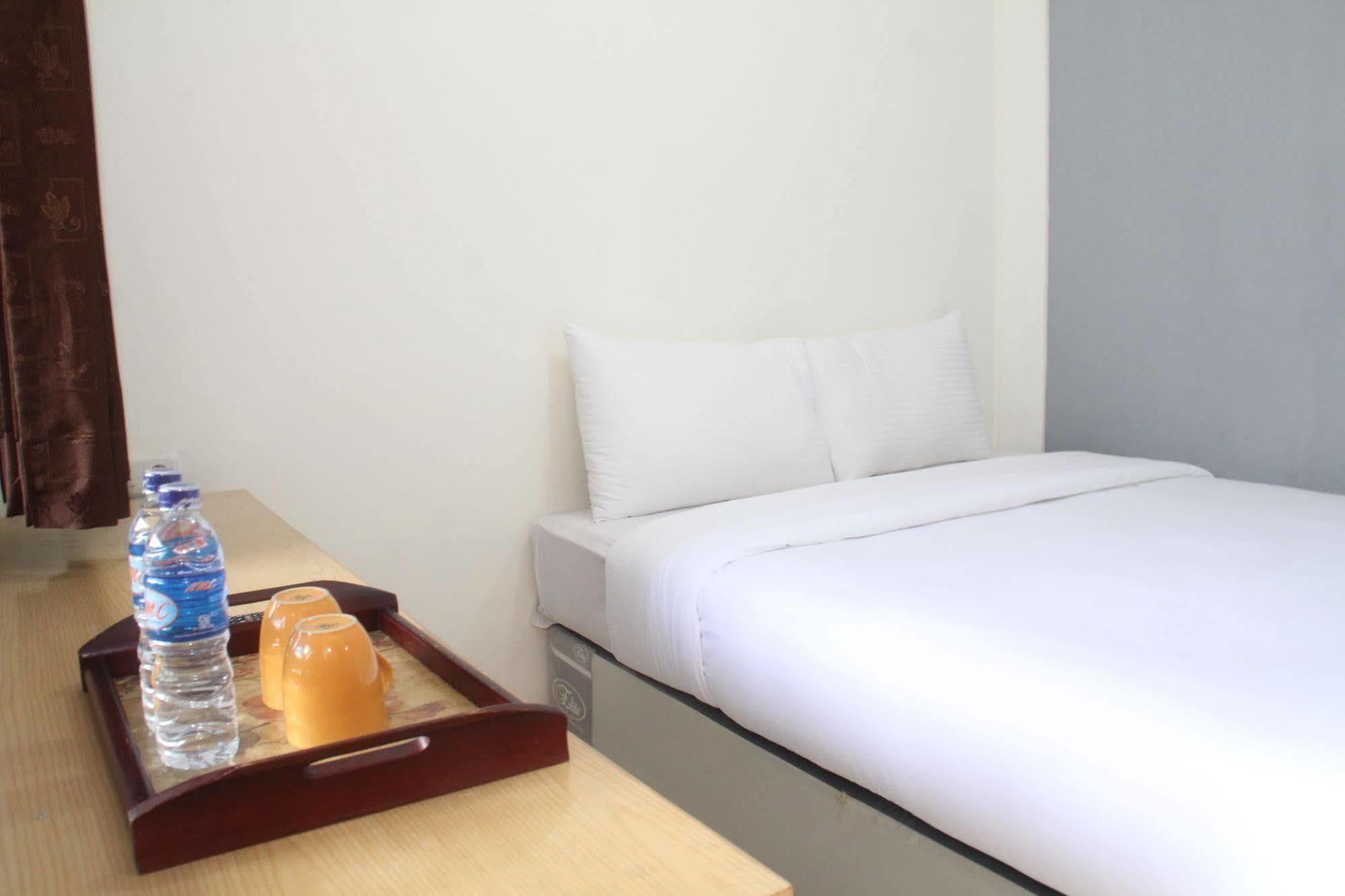 โอโย 1699 เวโรนา เนียร์ อาร์เอส ทีเอ็นไอ เอยู ซาลามุน Hotel บันดุง ภายนอก รูปภาพ