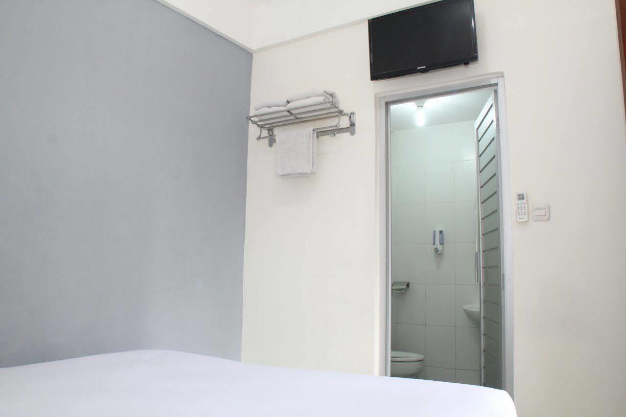 โอโย 1699 เวโรนา เนียร์ อาร์เอส ทีเอ็นไอ เอยู ซาลามุน Hotel บันดุง ภายนอก รูปภาพ